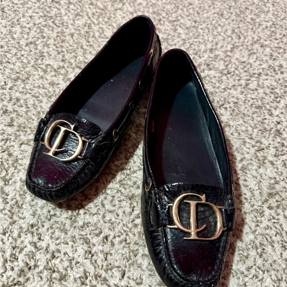 CHRISTIAN DIOR ELEGANT BLACK LOAFERS WITH A STYLISH DESIGN! - Picture 2 of 4